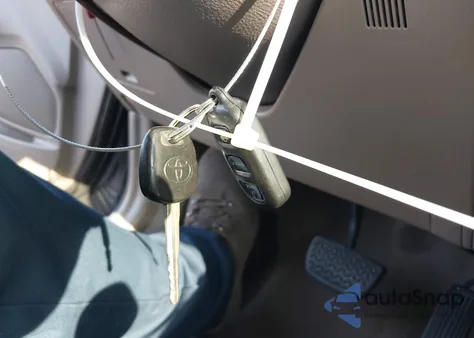 2004 Toyota Camry Xle V6 z USA, uszkodzony, nr VIN 4T1BF32K44U579852